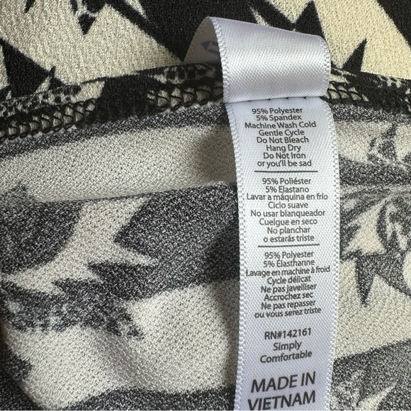 M LuLaRoe Lynnae | Black and Cream Floral/Stripes | NWT - Picture 4 of 4